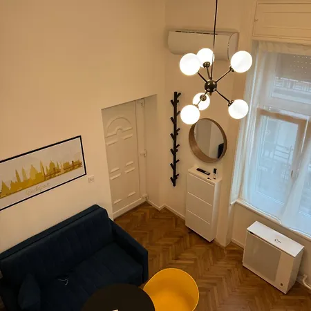 Designer Downtown Apartment Budapest